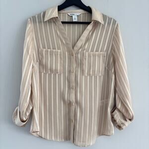 White House Black Market Outlet Shimmer Button Down Top Front Pockets Size 8